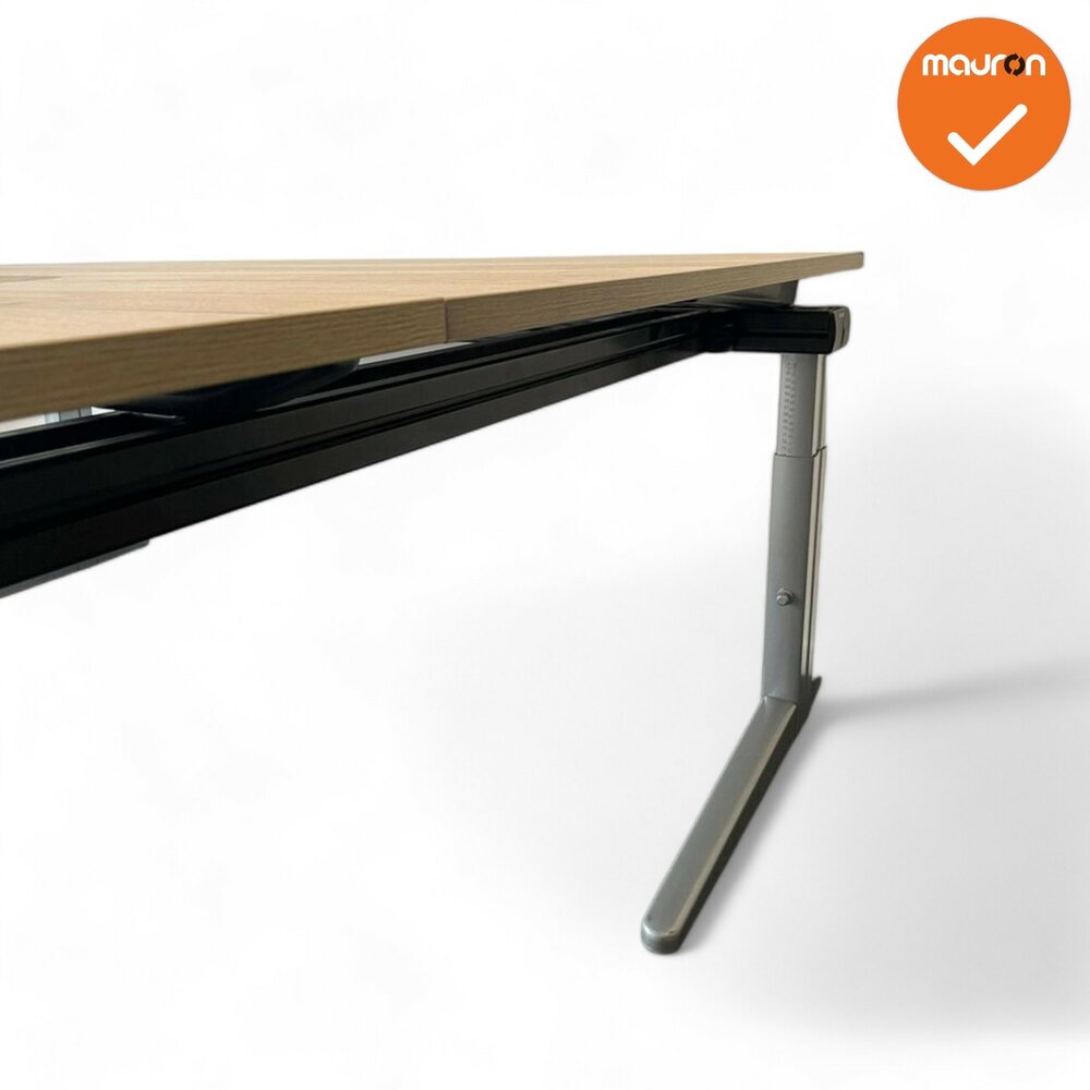 vAhrend Essa hoekbureau - Handmatig verstelbaar - 180x200cm - Bladkleur naar keuze - Zilvergrijs onderstel - Inclusief aanzetst