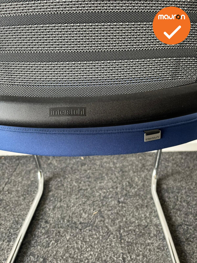 Interstuhl Hero vergaderstoel - Blauwe zitting met zwart netweave 