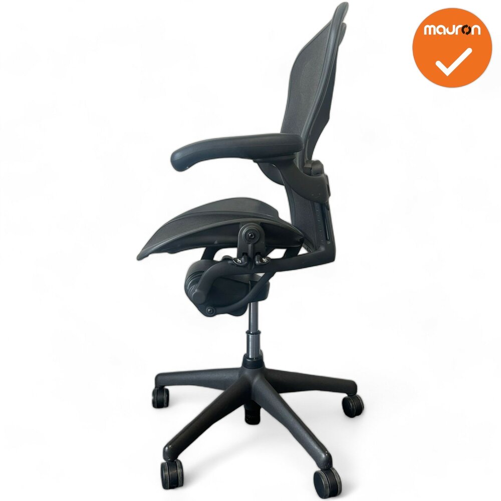 Herman Miller - Aeron - Graphite - Maat B 