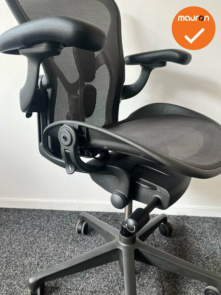 Herman Miller - Aeron - B - zwart voetkruis - Inclusief posturefit