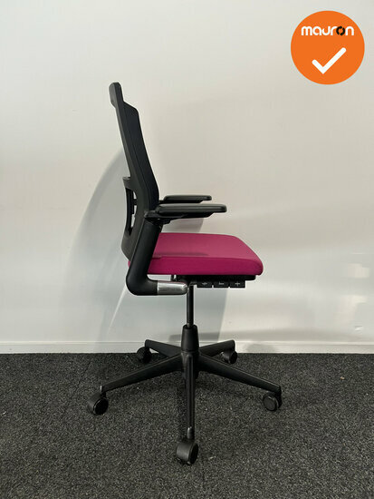 Ahrend 2020 bureaustoel - refurbished - roze stoffering - inclusief lendesteun - medium rug - zwart voetkruis
