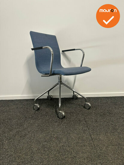 Vergaderstoel Skandiform - Blauw gestoffeerd - op wielen