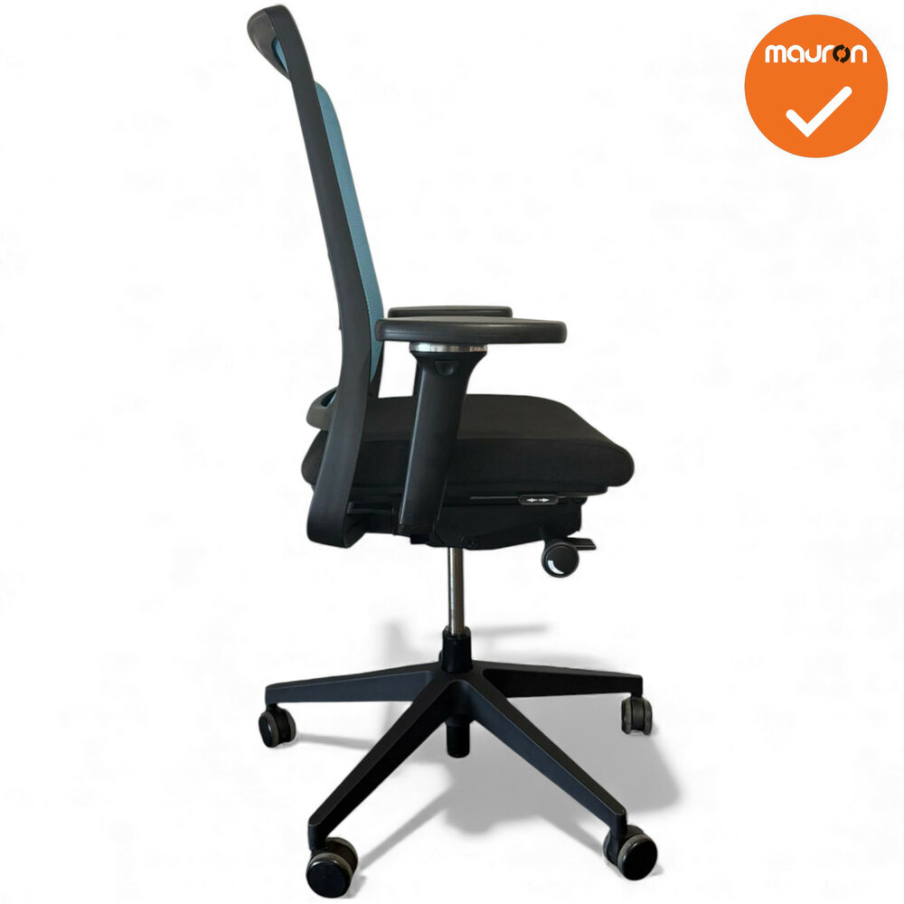 Gispen Zinn - 4D Armleggers - Zwart gestoffeerde zitting met lichtblauw netweave - zwart voetkruis