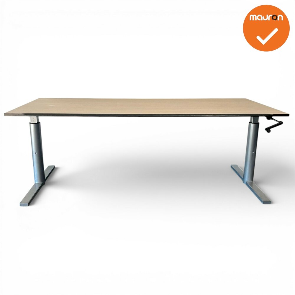 Gispen bureau &ndash; Slinger verstelbaar &ndash; 160x80 &ndash; Zilvergrijs - Grijs eiken trespa blad