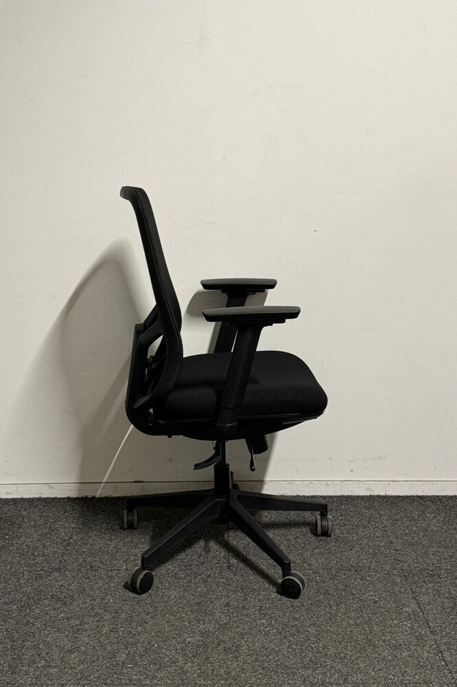 BUREAUSTOEL-MIK-ZWRT-STOFFERING