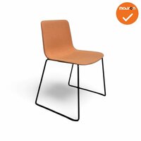 Vergaderstoel - Fredericia Denmark - Oranje gestoffeerd met zwart frame