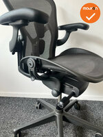 Herman Miller - Aeron - B - zwart voetkruis - Inclusief posturefit