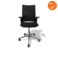 Ahrend 2020 - refurbished - hoge rug - nieuwe stoffering - gepolijst aluminium voetkruis 