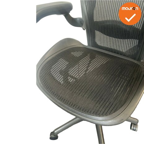 Herman Miller - Aeron - Graphite - Maat B 