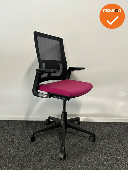 Ahrend 2020 bureaustoel - refurbished - roze stoffering - inclusief lendesteun - medium rug - zwart voetkruis